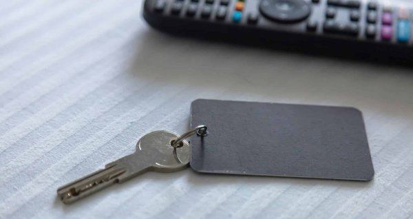 Remove before flight : un porte-clés personnalisable à la fois plaisant